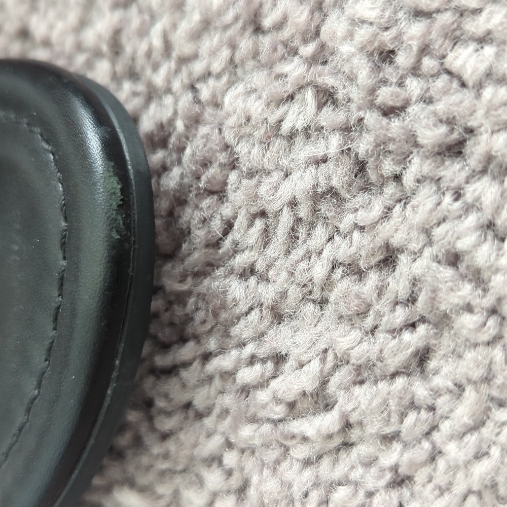 Tory Burch Black Sandals with Gold Buckle - Picture 2 of 5